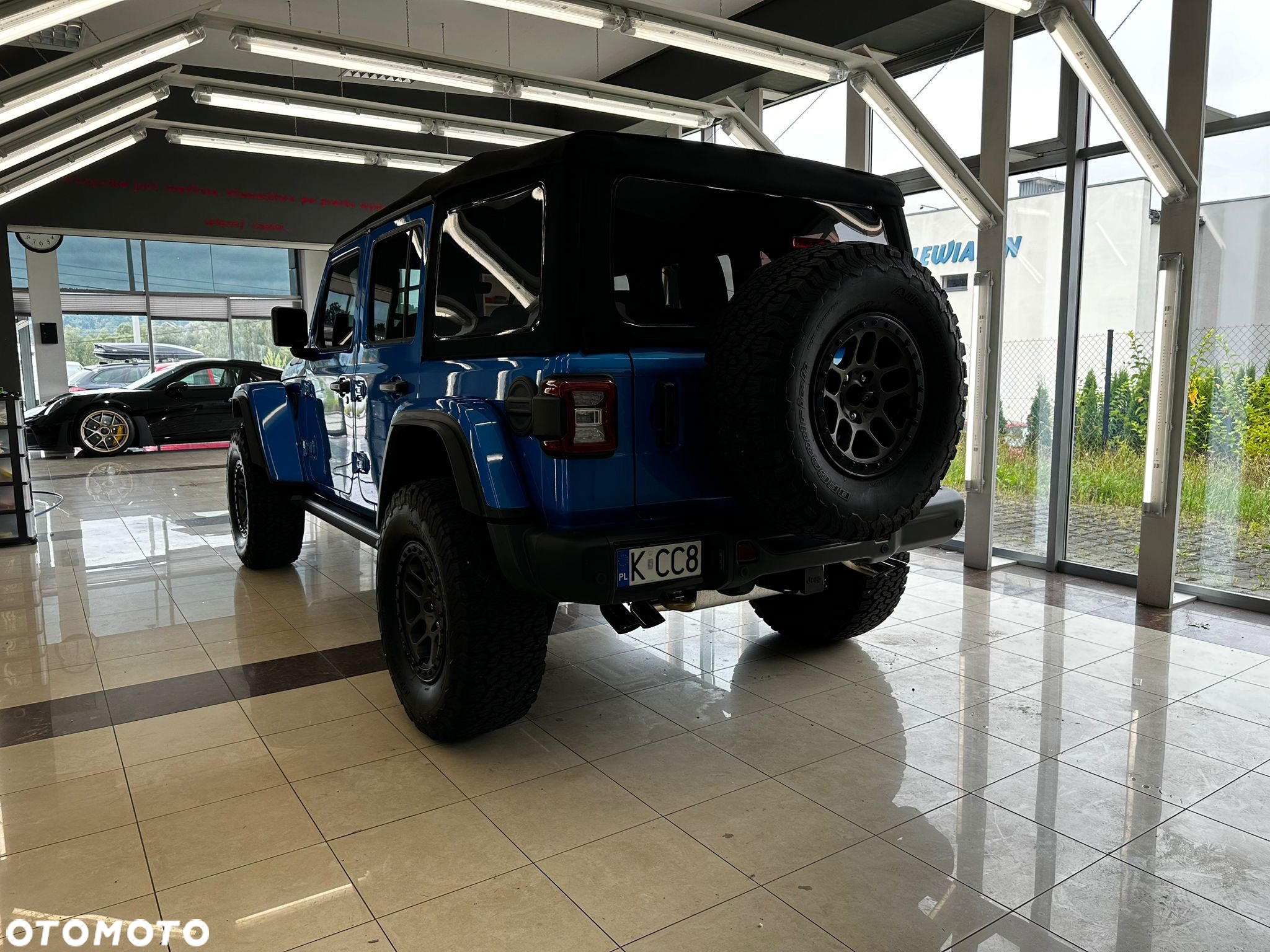 Jeep Wrangler - 8
