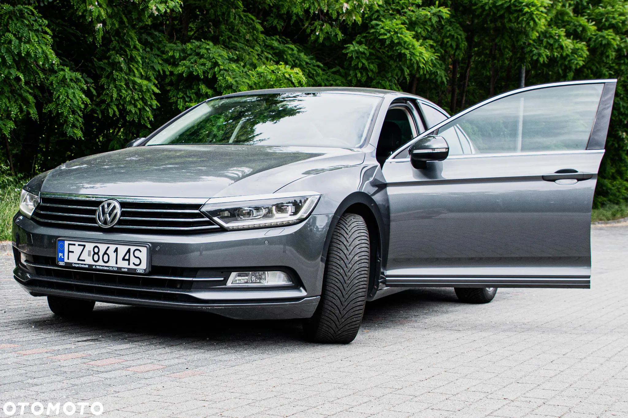 Volkswagen Passat - 1