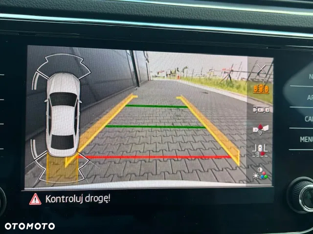 Skoda Superb 2.0 TDI SCR Style DSG - 24