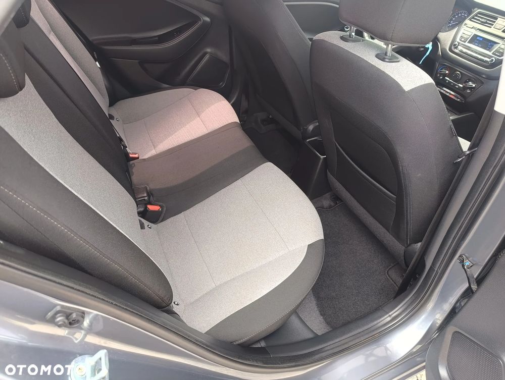 Hyundai i20 1.4 Comfort - 14