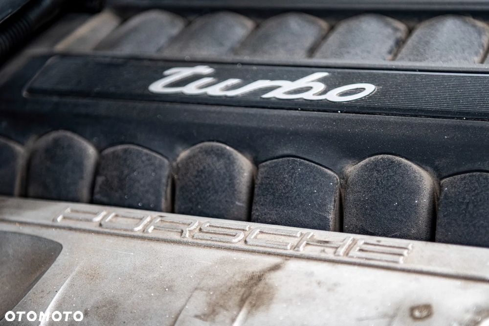 Porsche Cayenne Turbo - 33