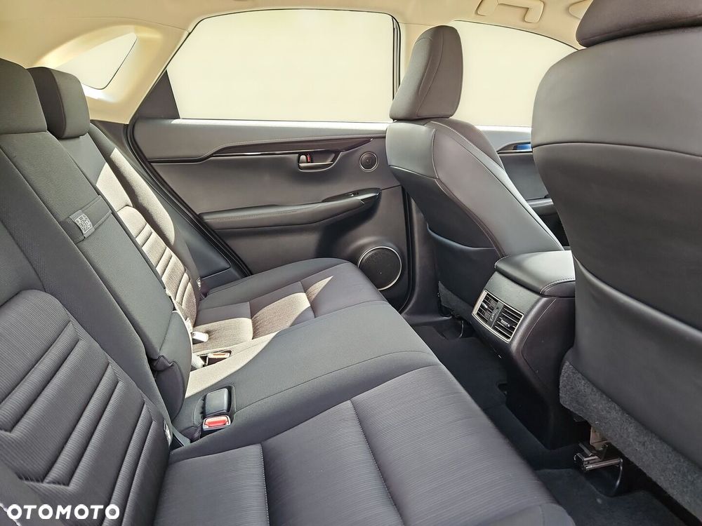 Lexus NX 300h Elegance AWD - 24