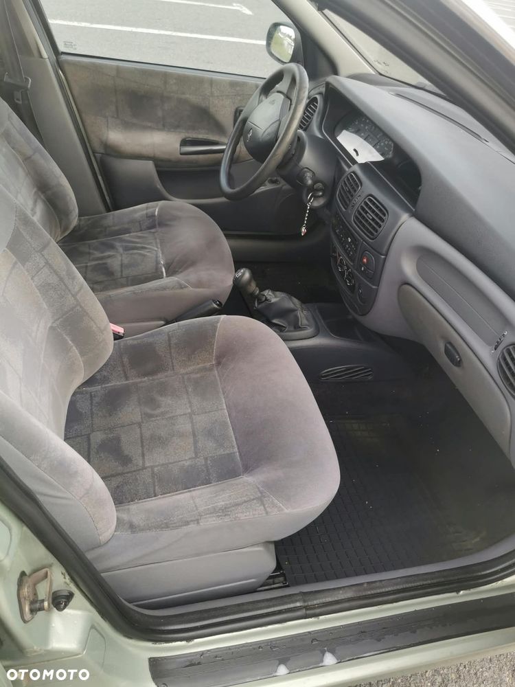 Renault Megane 1.4 RT 16V - 9