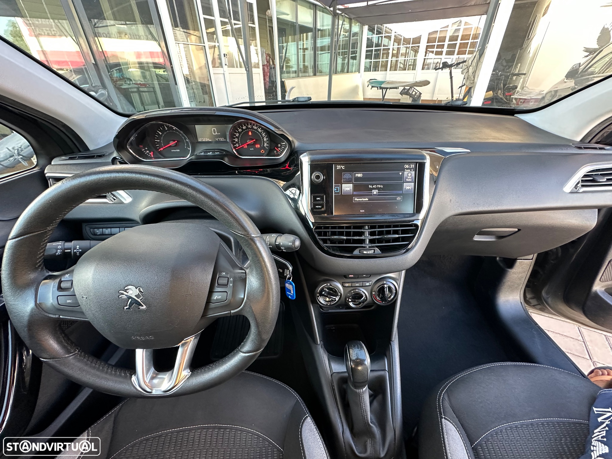 Peugeot 208 1.2 VTi SE Style - 18