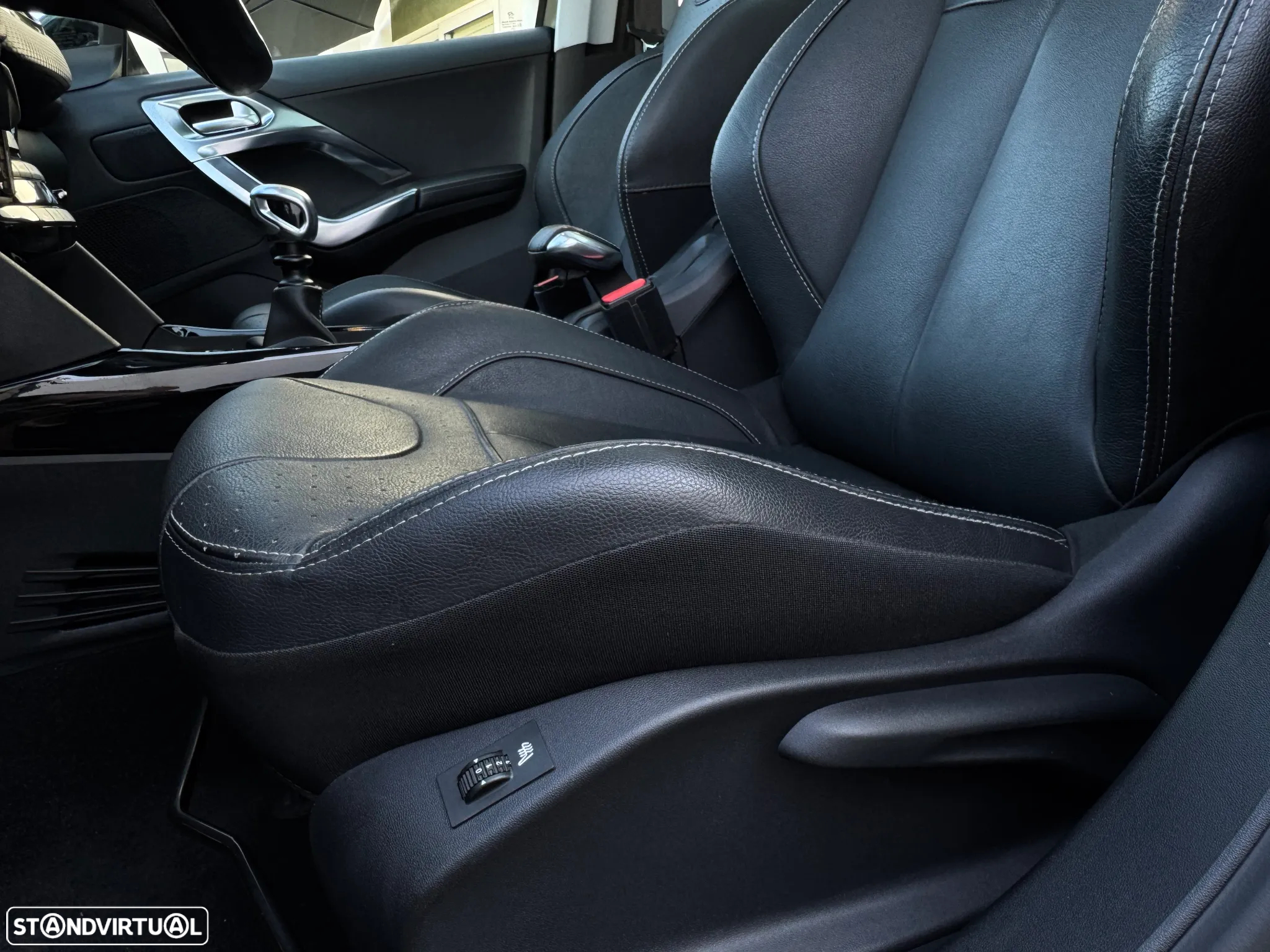 Peugeot 2008 1.2 PureTech Allure Grip Control - 14