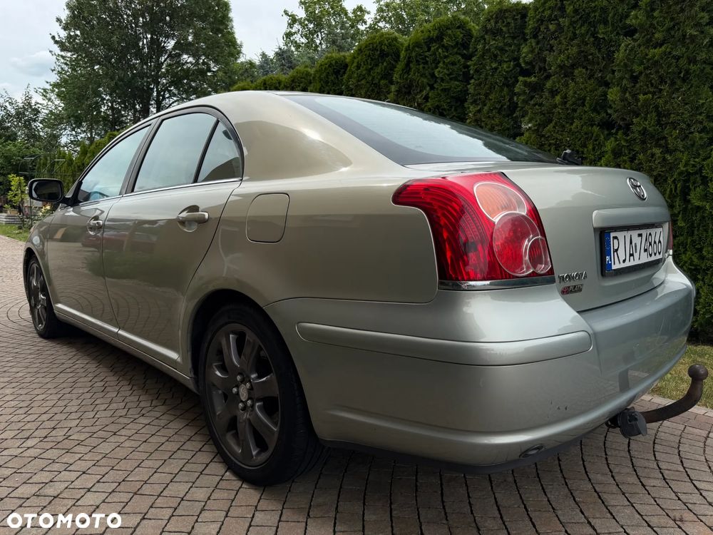 Toyota Avensis 1.8 VVT-i Sol - 4