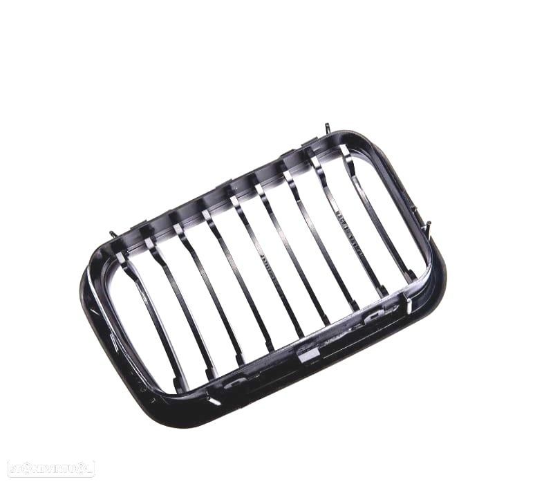 GRELHAS FRONTAIS BMW E36 91-96 COR PRETO BRILHANTE - 3