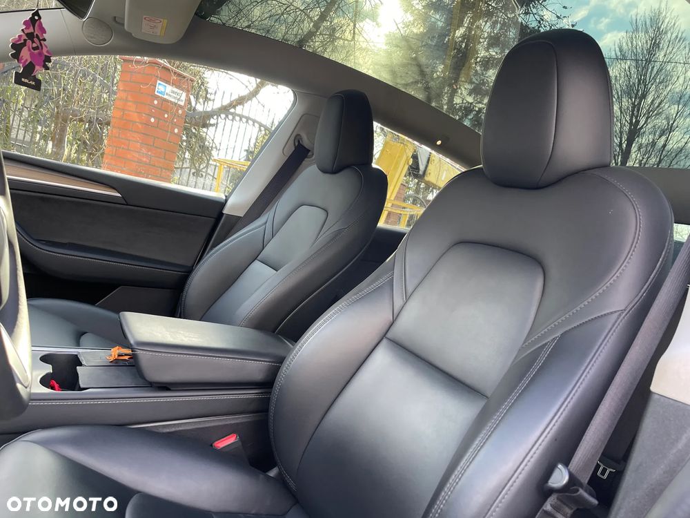 Tesla Model Y Standard - 13