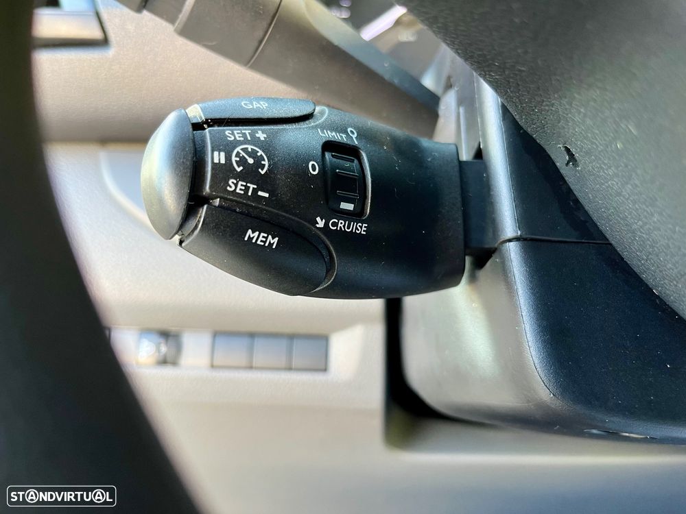 Opel Vivaro 2.0 - 39