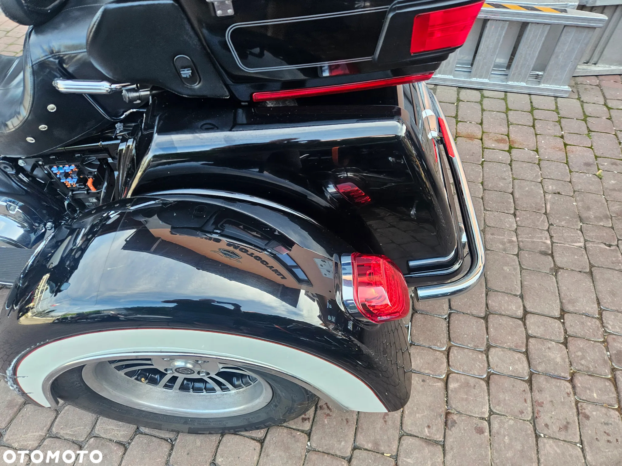 Harley-Davidson FLH Electra Glide - 15