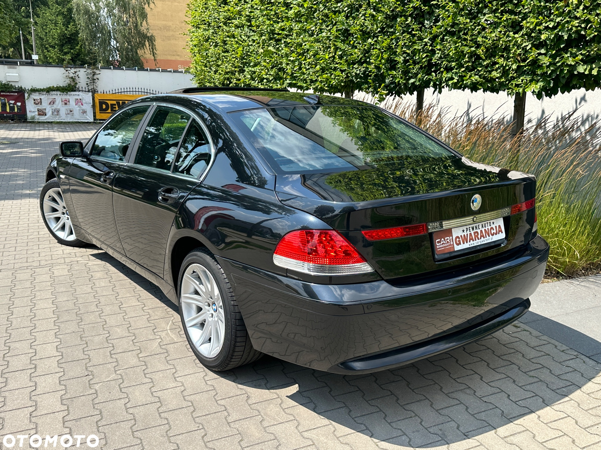 BMW Seria 7 745i - 11