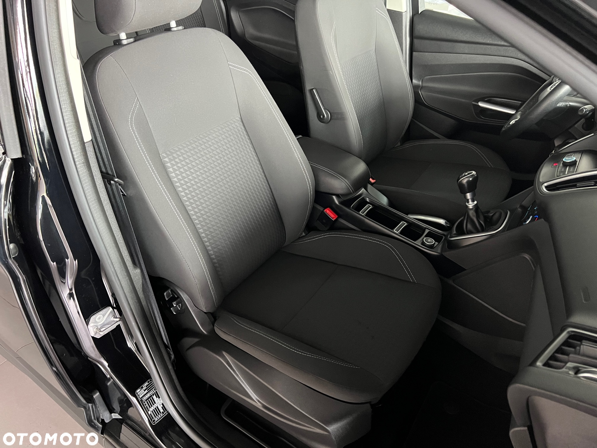 Ford Grand C-MAX - 30