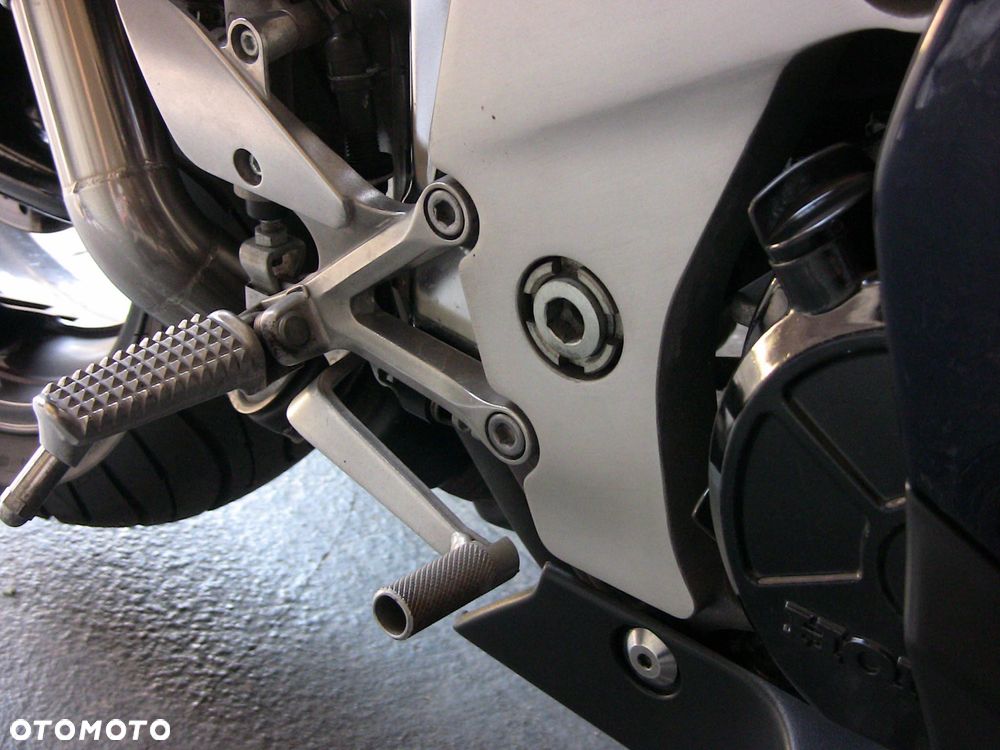 Honda VFR - 4