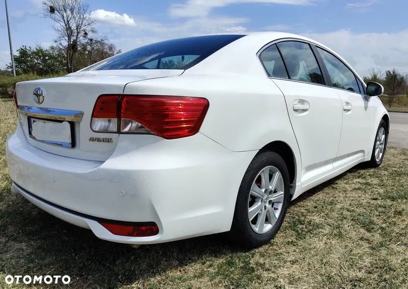 Toyota Avensis 2.0 D-4D Luna - 4