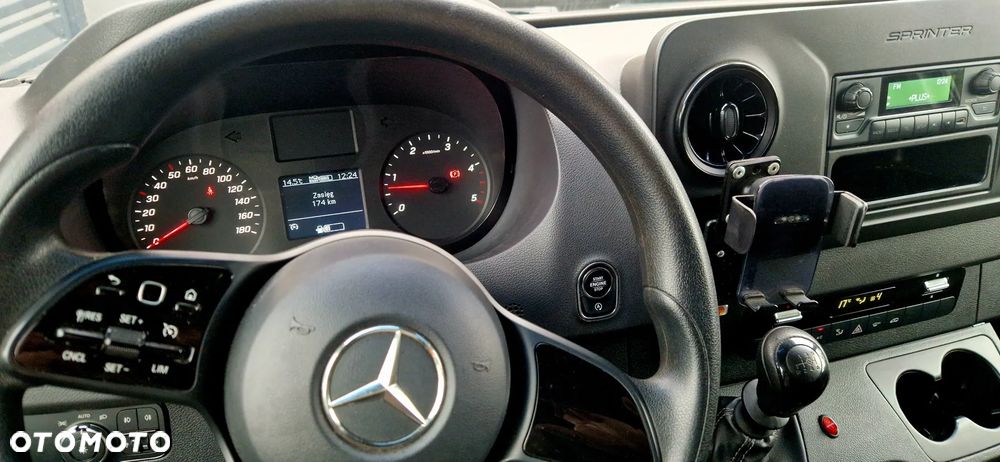 Mercedes-Benz Sprinter 519 - 19