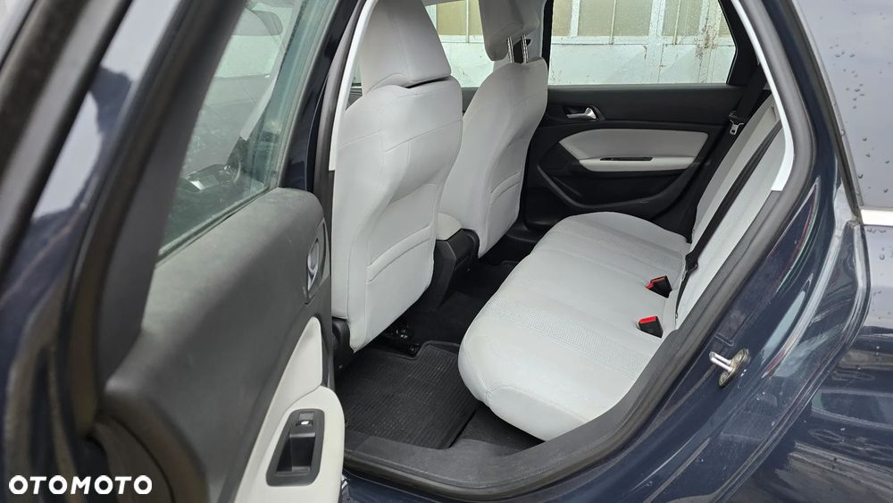 Peugeot 308 130 e-THP Stop & Start Access - 27