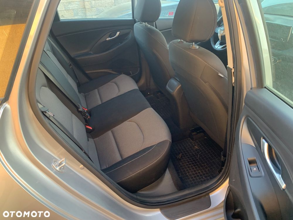 Hyundai i30 1.0 T-GDI Modern DCT - 10