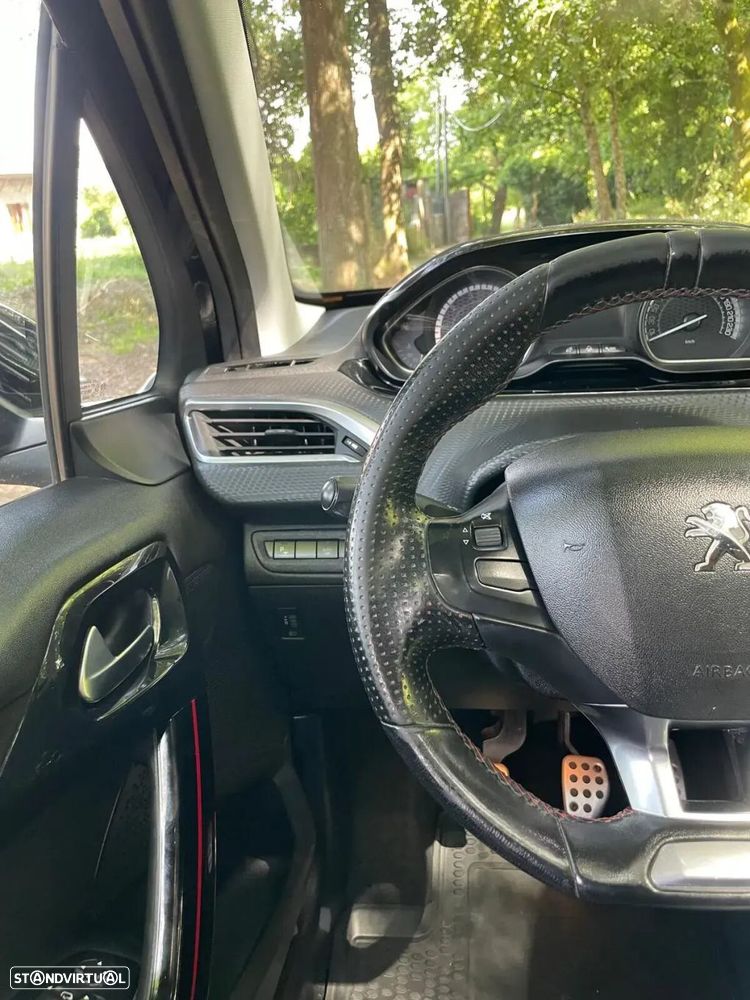 Peugeot 2008 1.2 PureTech GT Line - 18