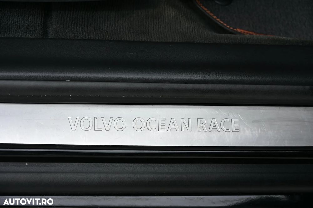Volvo XC 60 D5 AWD Geartronic Ocean Race - 38