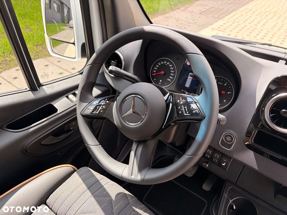 Mercedes-Benz Sprinter 519 - 35