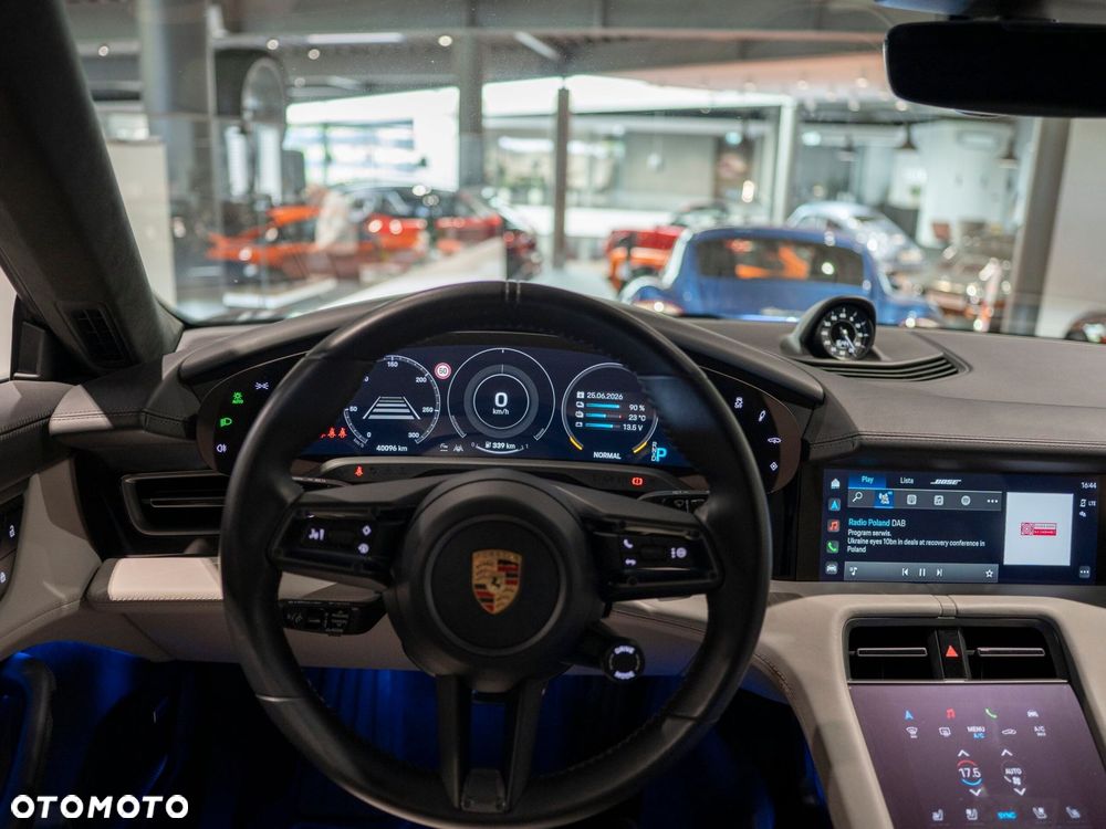 Porsche Taycan Turbo S - 25