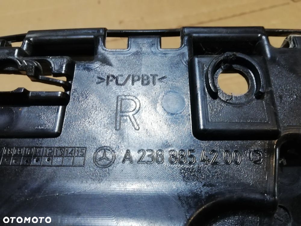 ŚLIZG ZDERZAKA TYLNY PRAWY LEWY MERCEDES W213 W238 A2388854200 - 3