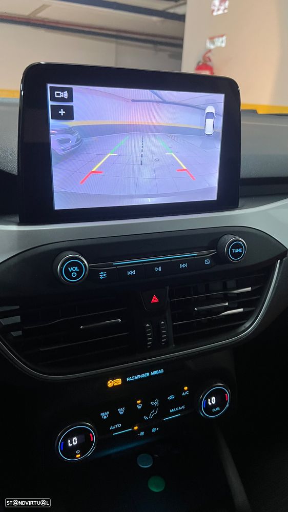 Ford Focus 1.0 EcoBoost Business Aut. - 17