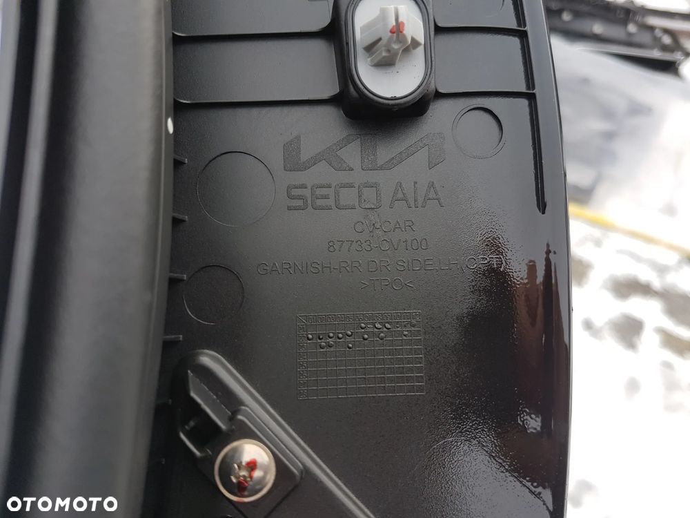 KIA EV6 LISTWA NAKŁADKA DRZWI LEWY TYŁ LEWA TYLNA - 3