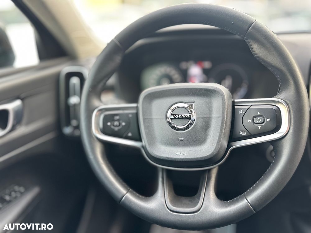 Volvo XC 40 T5 Twin Engine DKG Momentum Pro - 10