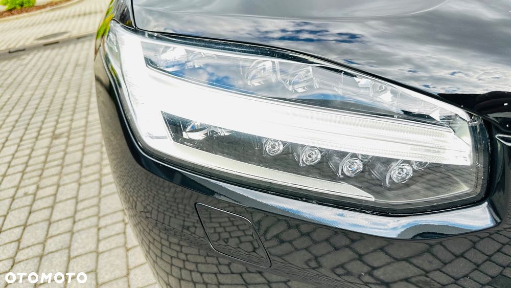 Volvo XC 90 D5 SCR AWD R-Design 7os - 19