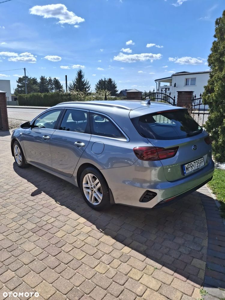 Kia Ceed 1.6 CRDi mHEV M - 2
