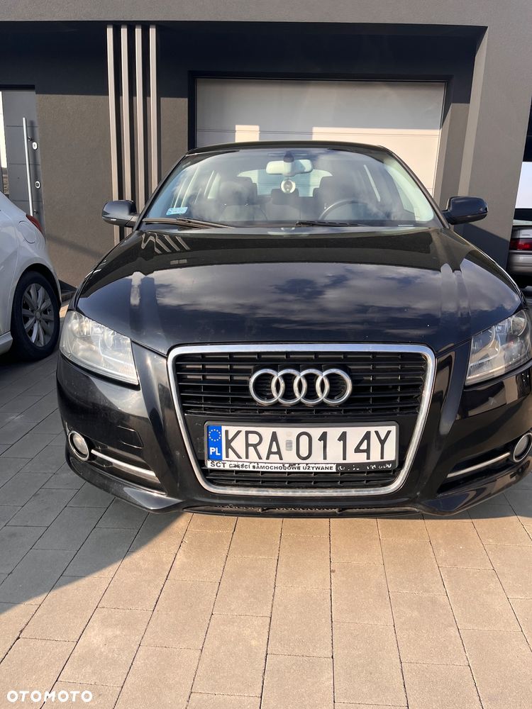 Audi A3 Sportback 1.6 TDI DPF Ambiente - 23
