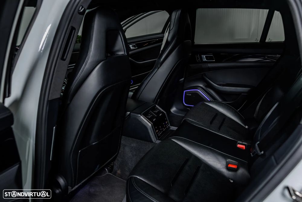 Porsche Panamera Sport Turismo 4 E-Hybrid Platinum Edition PDLS - 18
