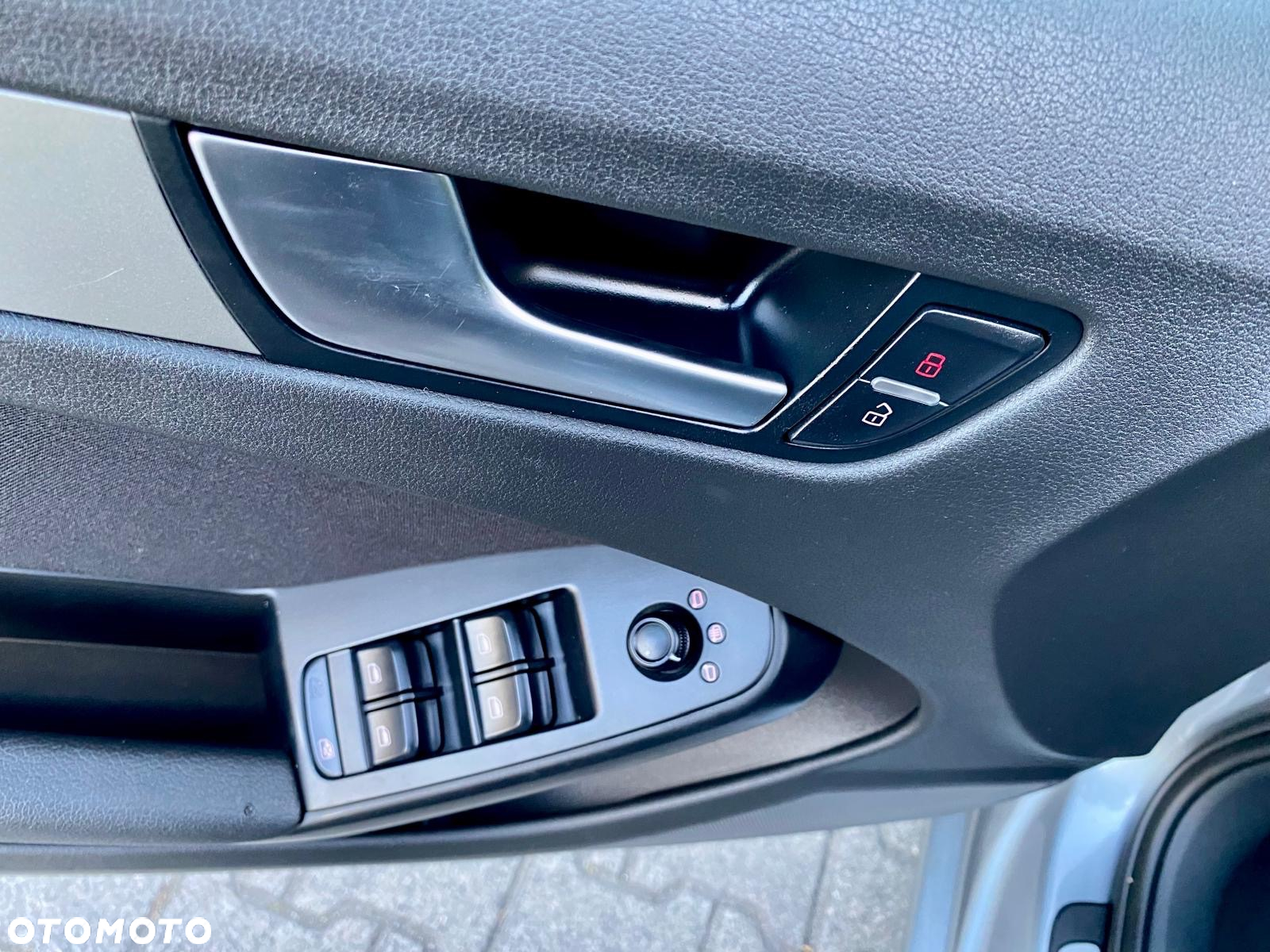 Audi A4 Avant 2.0 TDI DPF Ambiente - 18