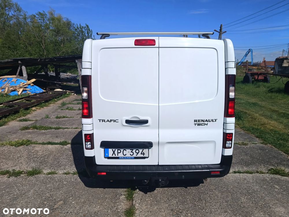 Renault Trafic L2H1 1.6 diesel 145kM 2018rok WEBASTO, CZUJNIKI PARKOWANIA, HAK, NIEWIELKI PRZEBIEG stan BDB, BEZWPADKOWY! - 11