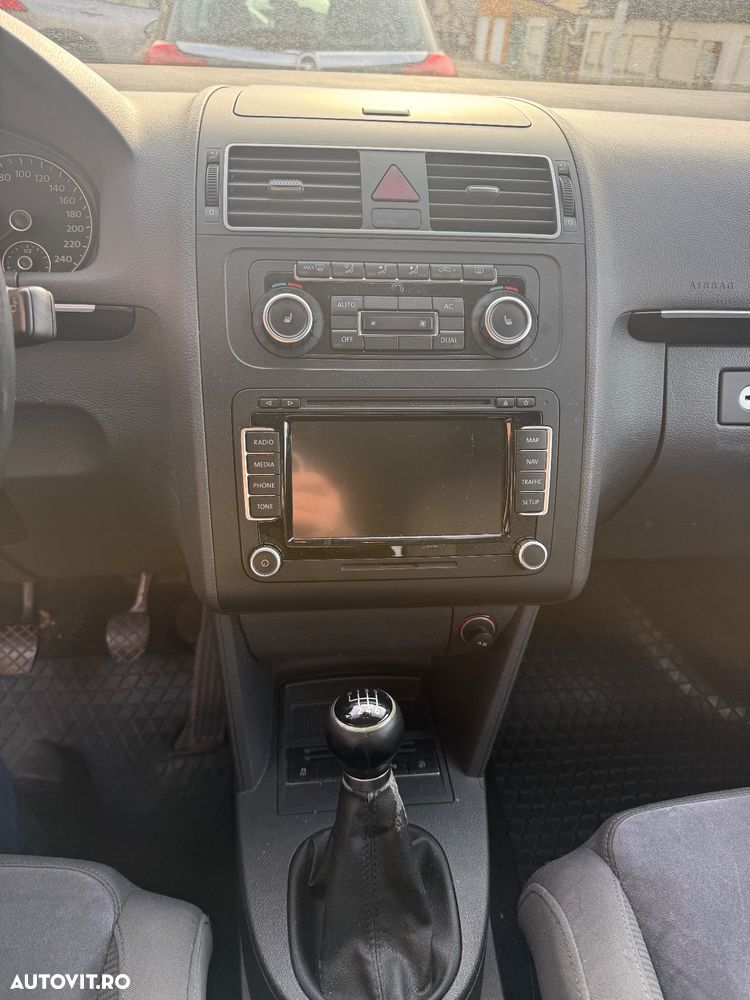 Volkswagen Touran 2.0TDI Highline - 8