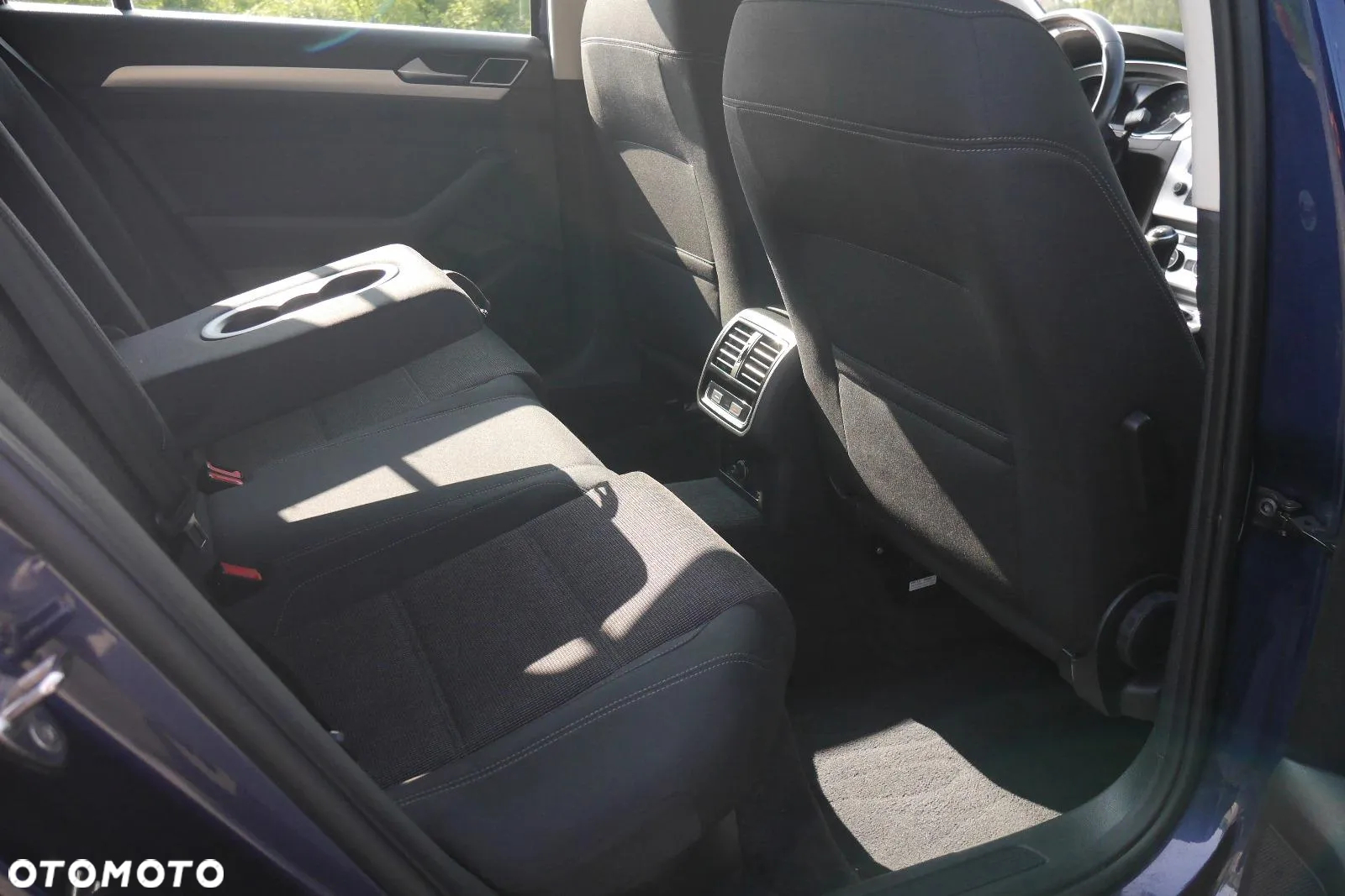 Volkswagen Passat 1.6 TDI BMT Comfortline - 15