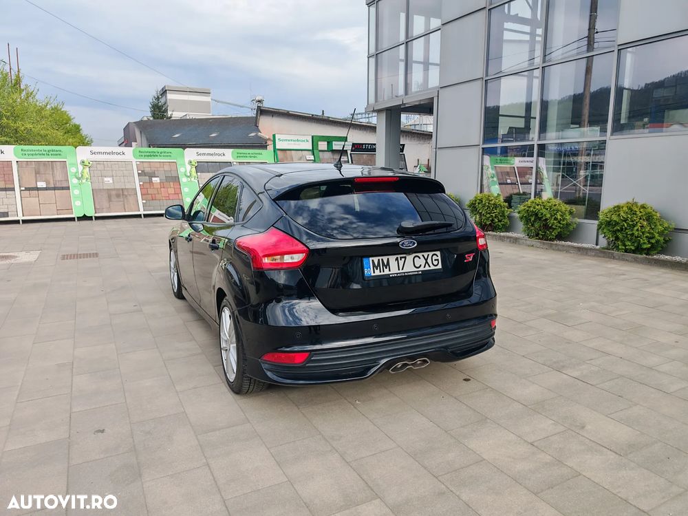 Ford Focus Powershift ST - 2