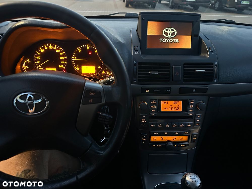 Toyota Avensis 2.2 D-4D Prestige - 14