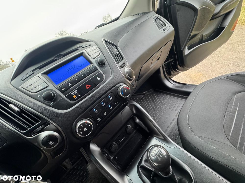 Hyundai ix35 1.6 2WD Fifa World Cup Edition - 32