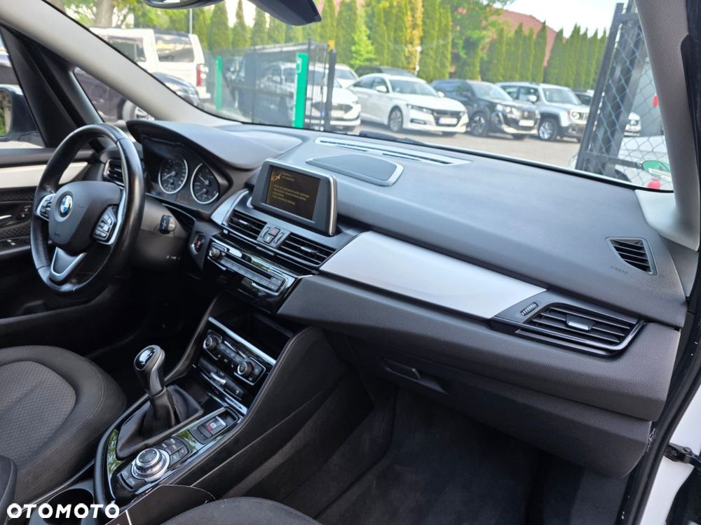 BMW Seria 2 218d - 20