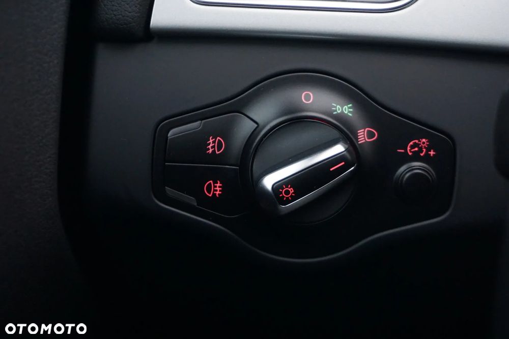 Audi A4 Avant 1.8 TFSI Ambiente - 25