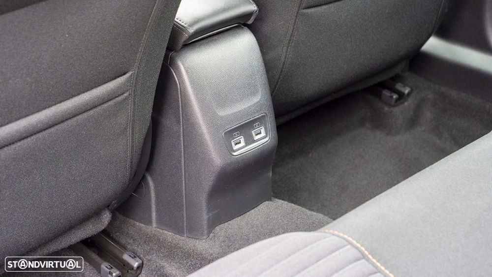 Peugeot e-2008 50 kWh Active Pack - 35