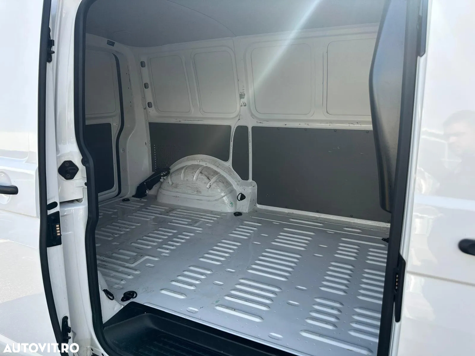 Volkswagen Transporter Sasiu CD T6.1 2.0 TDI 81 kW LR - 13