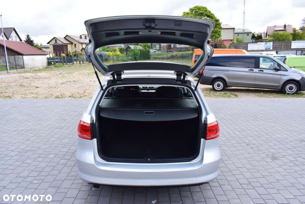 Volkswagen Passat - 10