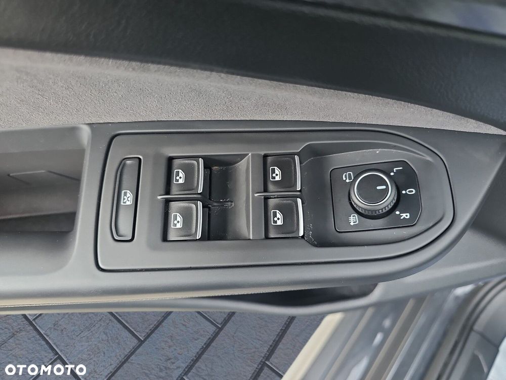 Volkswagen Golf - 23