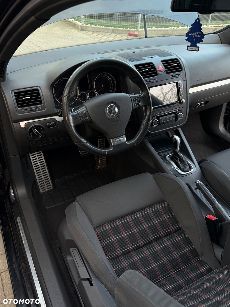 Volkswagen Golf - 14