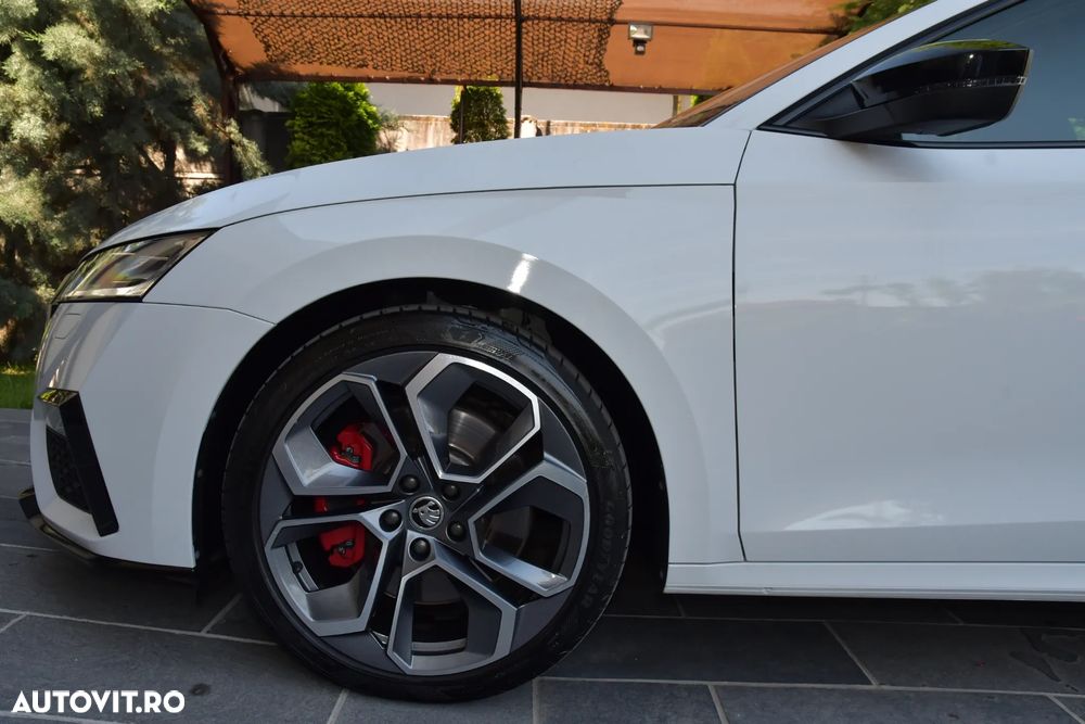 Skoda Octavia 2.0 TSI DSG RS - 9