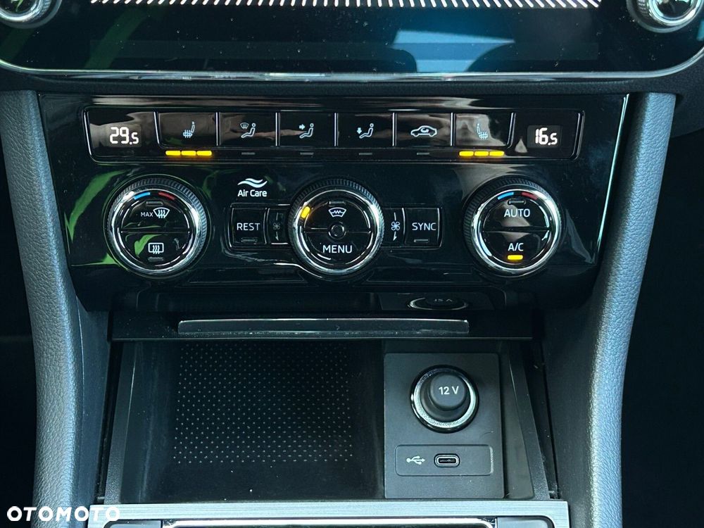 Skoda Superb 2.0 TSI Style DSG - 28