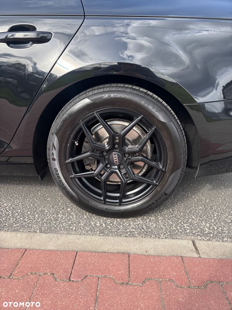 Audi A4 Avant 2.0 TDI - 10